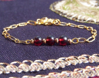 5A Garnet Bracelet I Fine and delicate women's bracelet I January birthday giftI Garnet natural stone bracelet I 18k gold chain