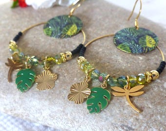 "Amani" earrings in green glass beads with jungle tassels. An original, delicate, and chic gift for women.