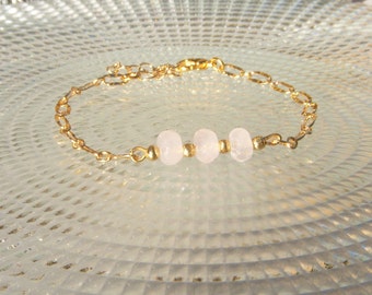 ROSE QUARTZ bracelet I Fine and delicate women's bracelet I Chiseled 18 k gold chain I Natural stone bracelet I Original woman gift