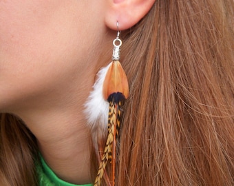 Single feather earring. Wife gift. Natural feathers. Boho-chic style. Feather jewelry. Original earring.