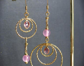 Asymmetrical "Rosa" earrings in pale pink tinted agate. Original drop earrings.