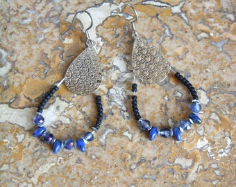 Earrings in small black and blue glass beads I Original earring I Bohemian earring I Gift for her