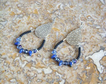 Small black and blue glass bead earrings I Original earring I Bohemian earring I Gift for her