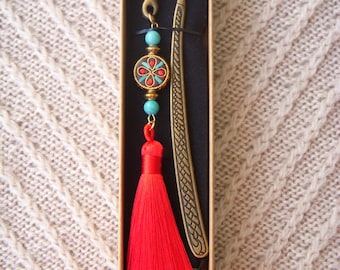 Natural stone bookmarks I Beautiful Tibetan pearl bookmark I Bookmark with pompoms I Handmade bookmark. Original Christmas gift