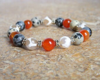 Bracelet in orange Agates, white Dzi and snowy obsidian, 8 mm natural stone beads. Length 18 cm.