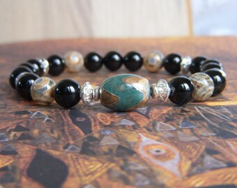 Men's lucky bracelet made of natural Agate stone and Nepalese dzi beads. Father's Day gift, original men's gift.
