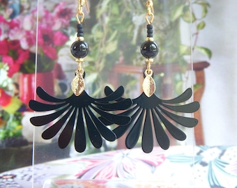 "Flora" earrings made of natural stone. Original gold earrings. 3 colors to choose from.
