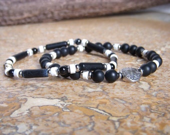 Men's pearl bracelet I Set of two fine bracelets in natural stone I Original men's gift I Heishi bracelet in howlite, Onyx and Agate.