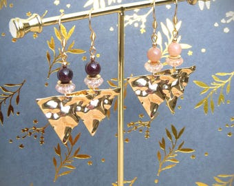 Triangle earrings in natural stone and 18k gold plated I Original gold earrings I Christmas gift for women.
