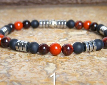 Red and black men's bead bracelet in natural stone. Surfer bracelet in red Jasper, tiger's eye and Onyx. Father, brother gift.