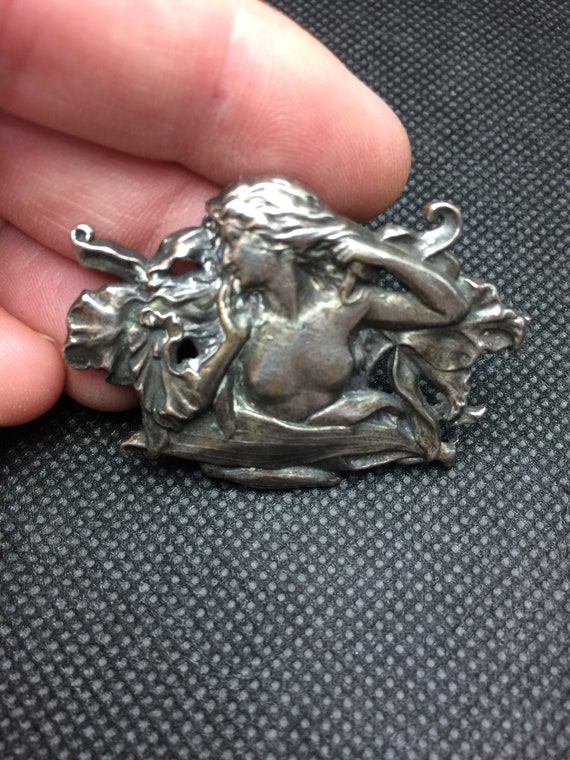 Art Nouveau pendant