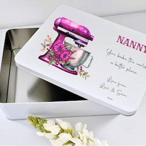 Personalised baking tin for Mum, You bake The World, Nan Baking Gift, Personalised Mother’s Day Gift, Cake Tin, Baking Gift for Nan