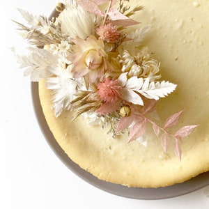 Cake topper and/or side accent piece
