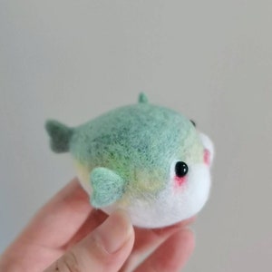 Handgefertigter Delfin aus Wollfilz - Einzigartiges und bezauberndes Geschenk