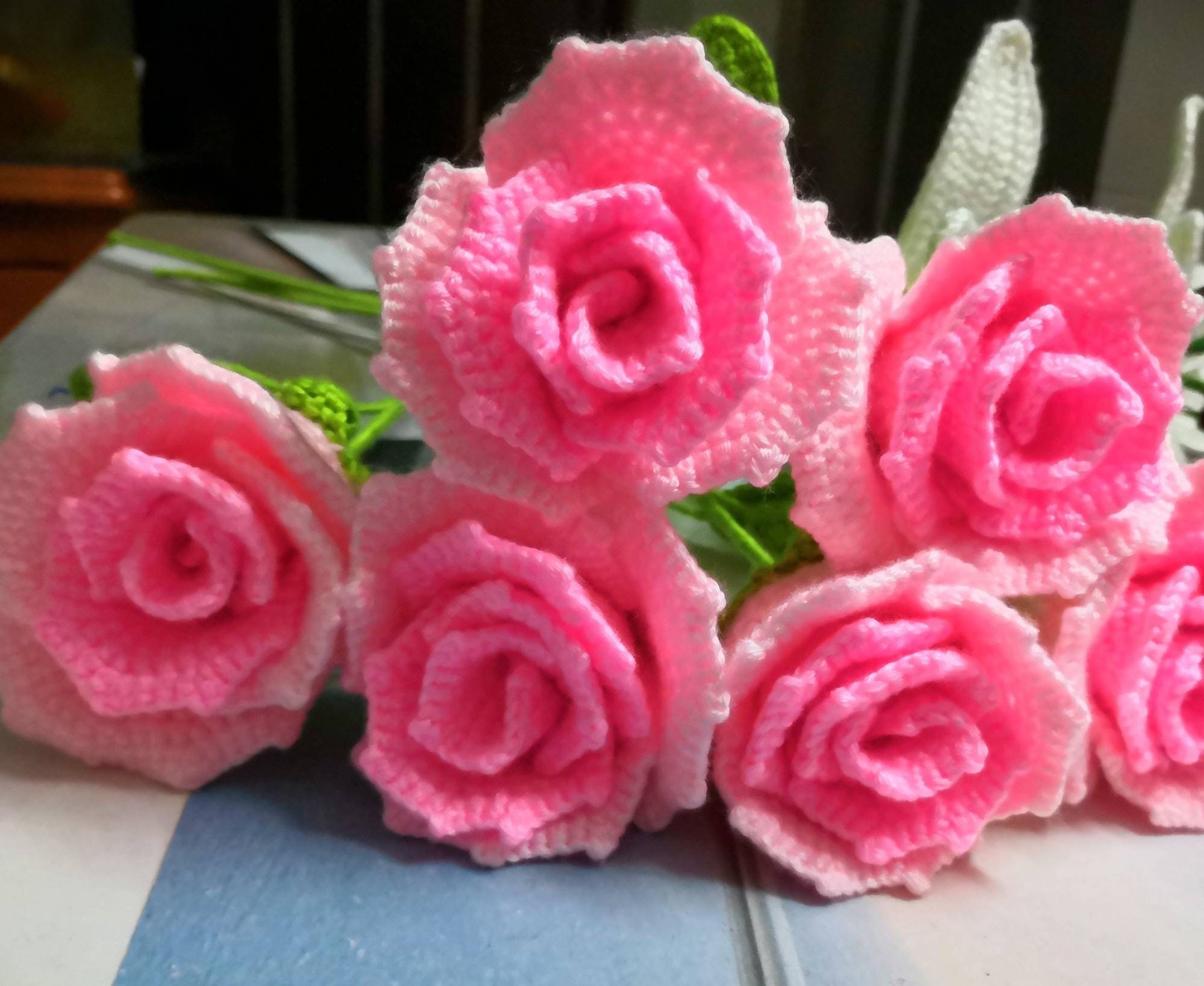 Schema per bouquet di rose all'uncinetto: composizione floreale fai da te (schema - Italia