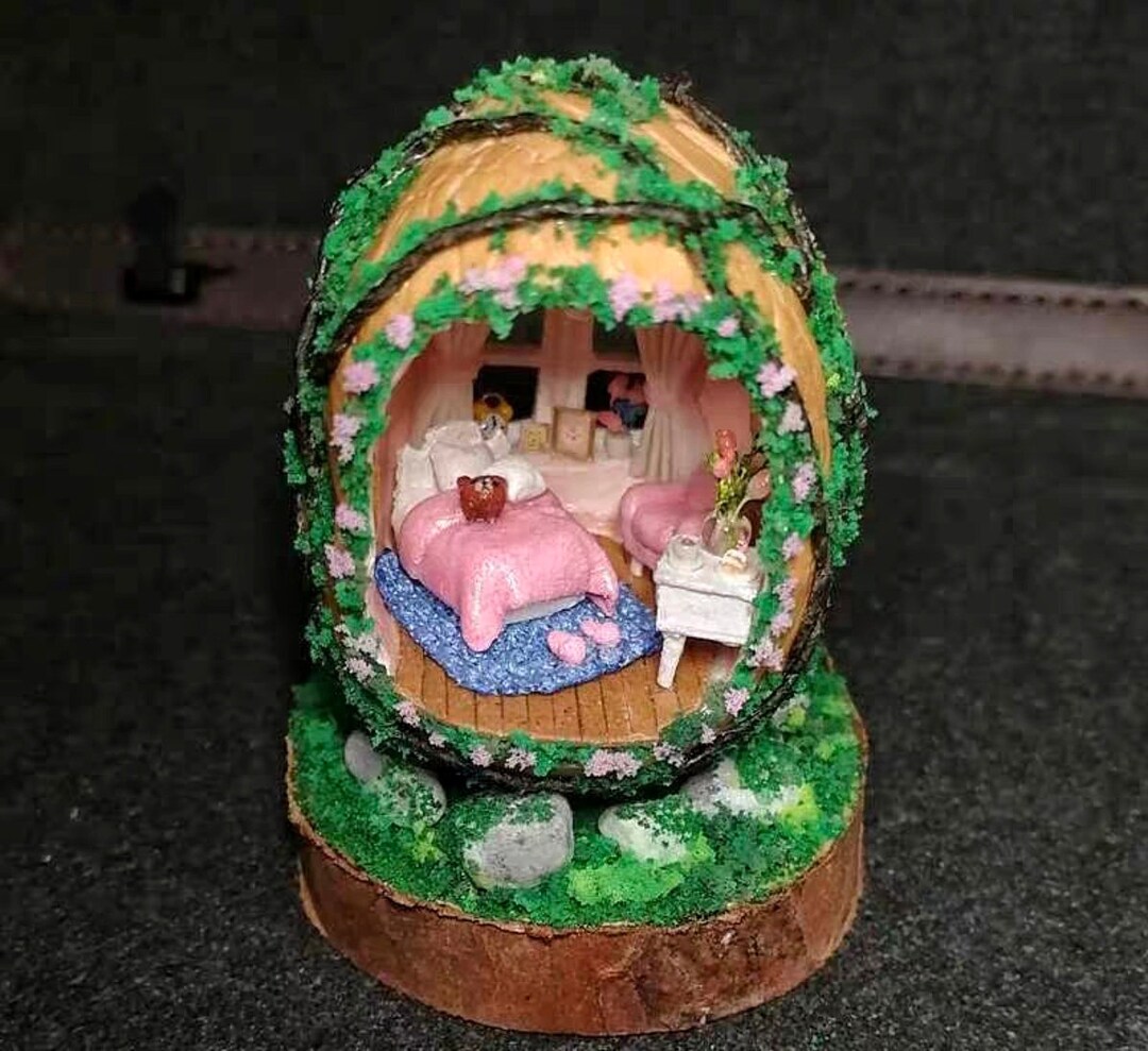 Walnut Shell Miniature Dollhouse, Pink Princess Room - Etsy