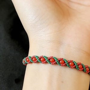 Macrame Beaded Bracelet Tutorial: Beginner-Friendly Pattern