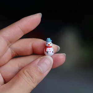 Micro crochet snowman, Christmas Snowman, Christmas gift, miniature  Snowman