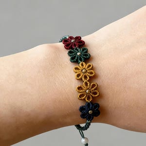 Macrame Flower Bracelet Pattern: Beginner DIY Jewelry