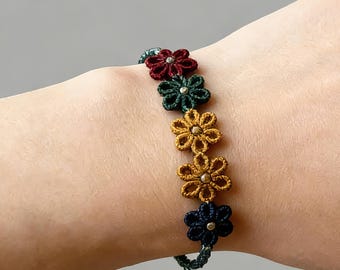 Macrame Flower Bracelet Pattern: Beginner DIY Jewelry