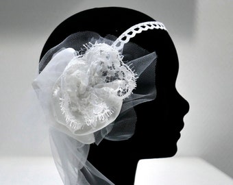 Coiffe mariage, accessoire cheveux, bandeau de dentelle géométrique avec fleur et rubans de tulle