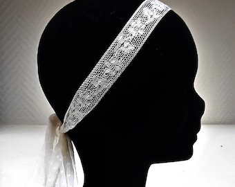 Headband mariage blanc, bandeau de dentelle et pans de mousseline de soie a nouer