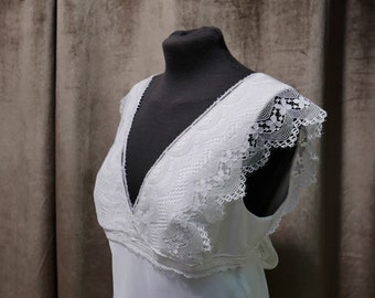 Robe de mariée bohême taille empire en dentelle et mousseline idéale femme enceinte