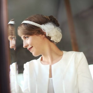 Bibi headband da sposa ha fiori in tulle plumetis, chiffon e pizzo, ispirazione bohémien retrò