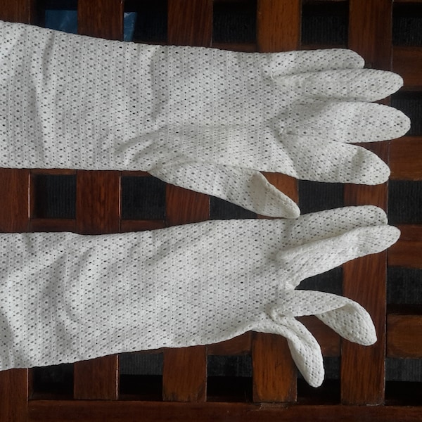 Gants de mariée blanc cassé, tissu ajouré