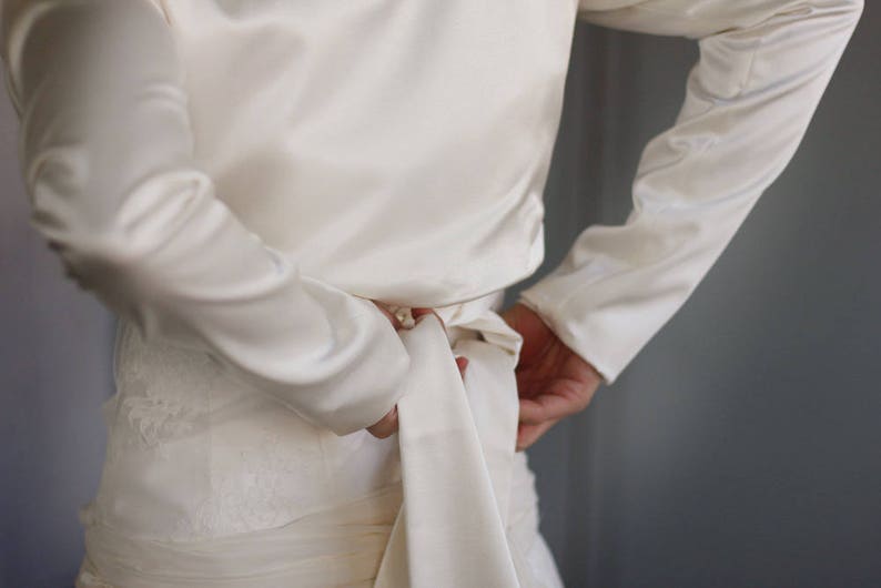wool sweetheart wedding satin Short jacket long sleeves sides has tie collar