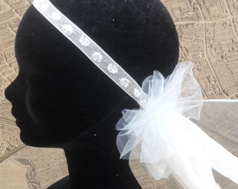 Bibi headband de mariée, bandeau de dentelle de coton a fleurs en tulle, et rubans a nouer, inspiration bohême