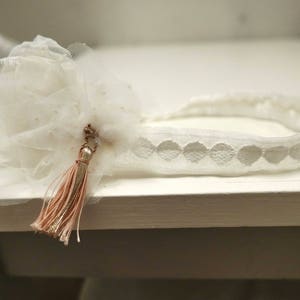 Headband de mariage a fleur en tulle, soie et pompon blanc et rose image 5