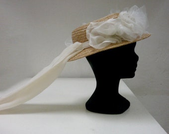 Chapeau de paille de mariée, canotier de mariage a fleurs en tulle et rubans