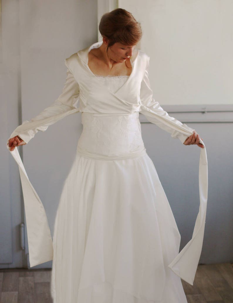 wool sweetheart wedding satin Short jacket long sleeves sides has tie collar