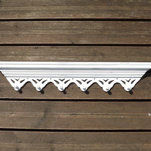 Vintage French Shabby Chic White Coat Rack with Shelf – 6 Peg Wall Hooks, Distressed Wood, Rustic Hallway Storage.