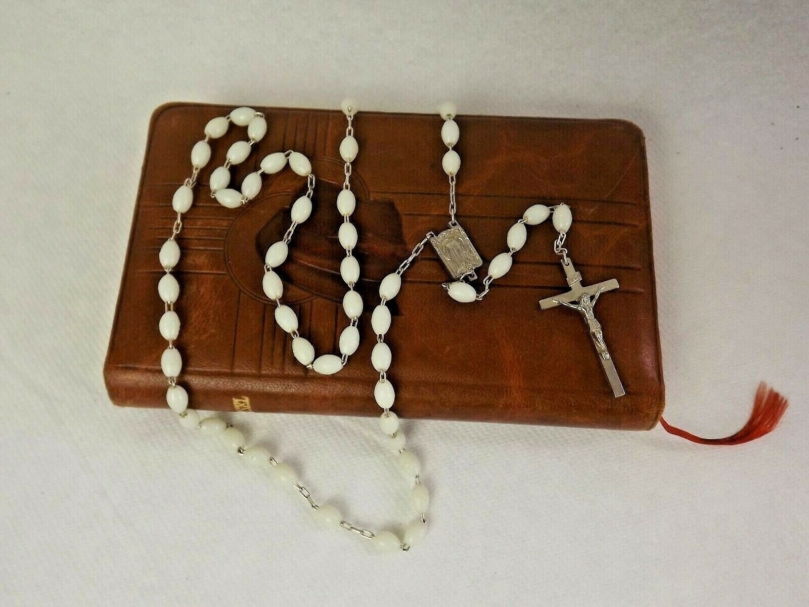 Belle Perles de Prière Du Chapelet Italien Crème Acrylique Silver Links Badge & Cross - Perles Relig