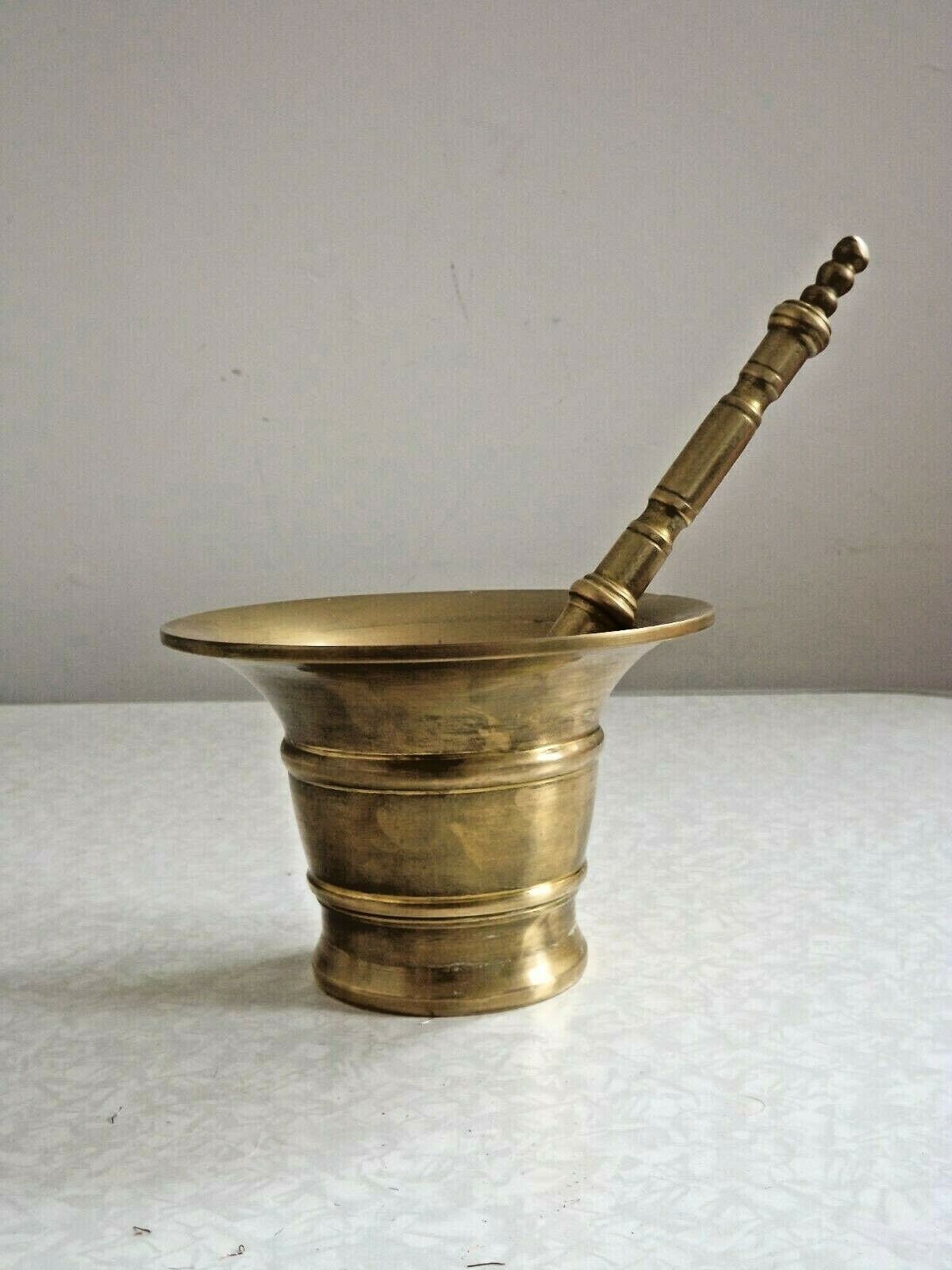 Vintage Français Qualité Heavy Brass Pestle et Mortier Set Herbe Moulin à Épices. Culinaire. Pharmac