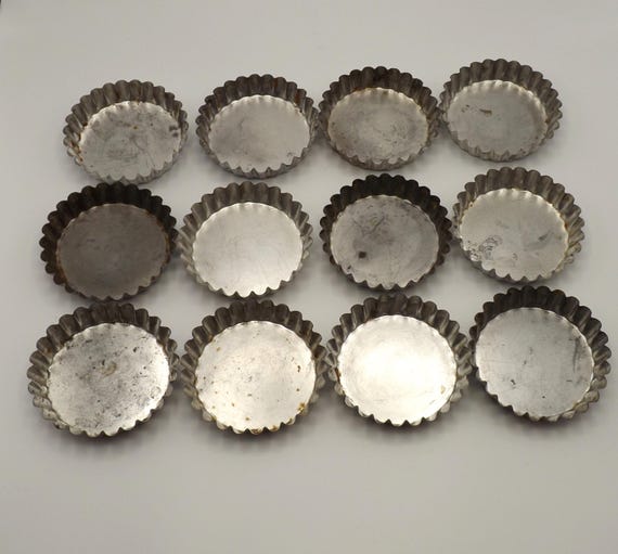 Vintage französische Törtchenformen - Set mit 12 rustikalen Patisserieformen