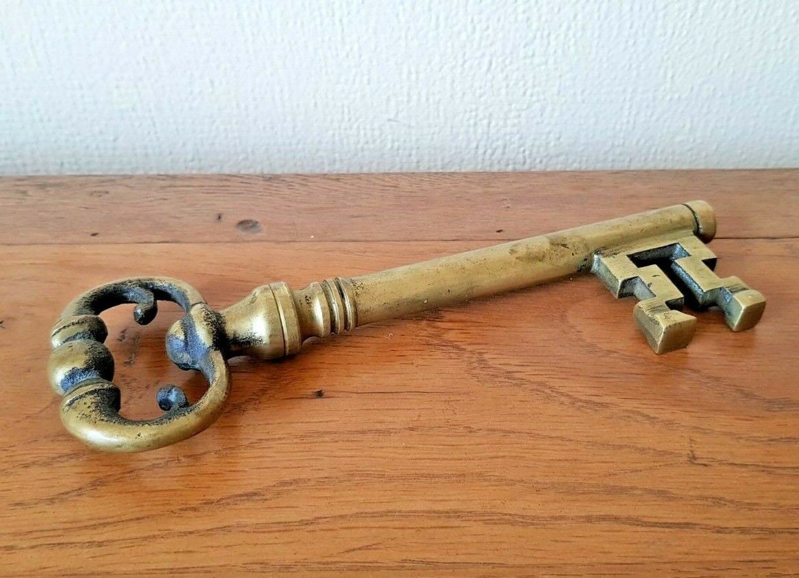 Vintage Français Brass Skeleton Key avec Ouvre-Bouteille et Vis en Liège Caché - Vintage Français. B