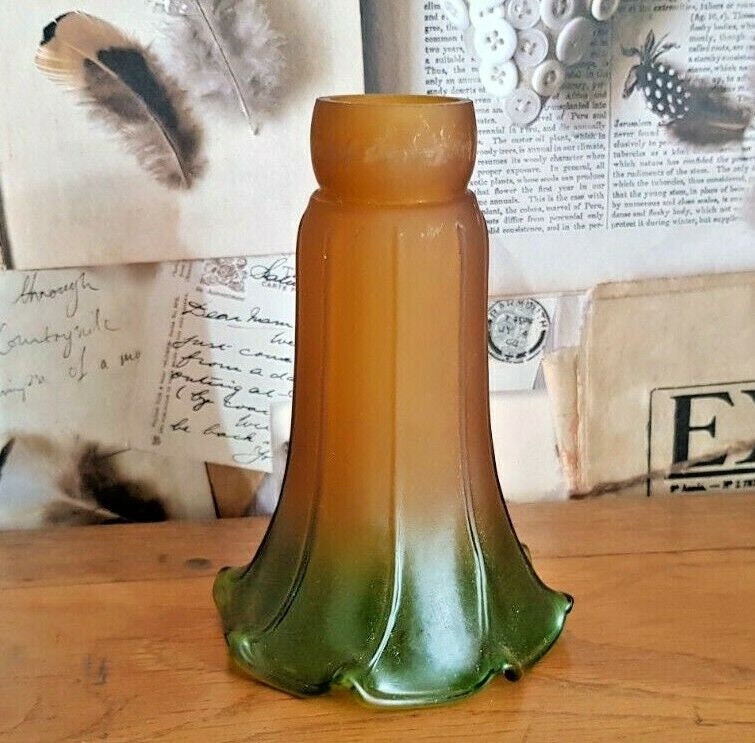 Vintage Français Art Nouveau Style Replacement Shade in Amber & Green Glass - Vintage Lighting. Abat