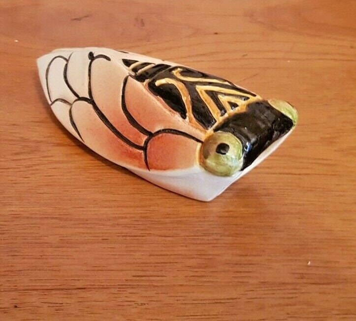 Vintage Français Vallauris Signé Multicolore Cicada Fly Wall Pocket - Vintage Pocket. Ornement. Vase