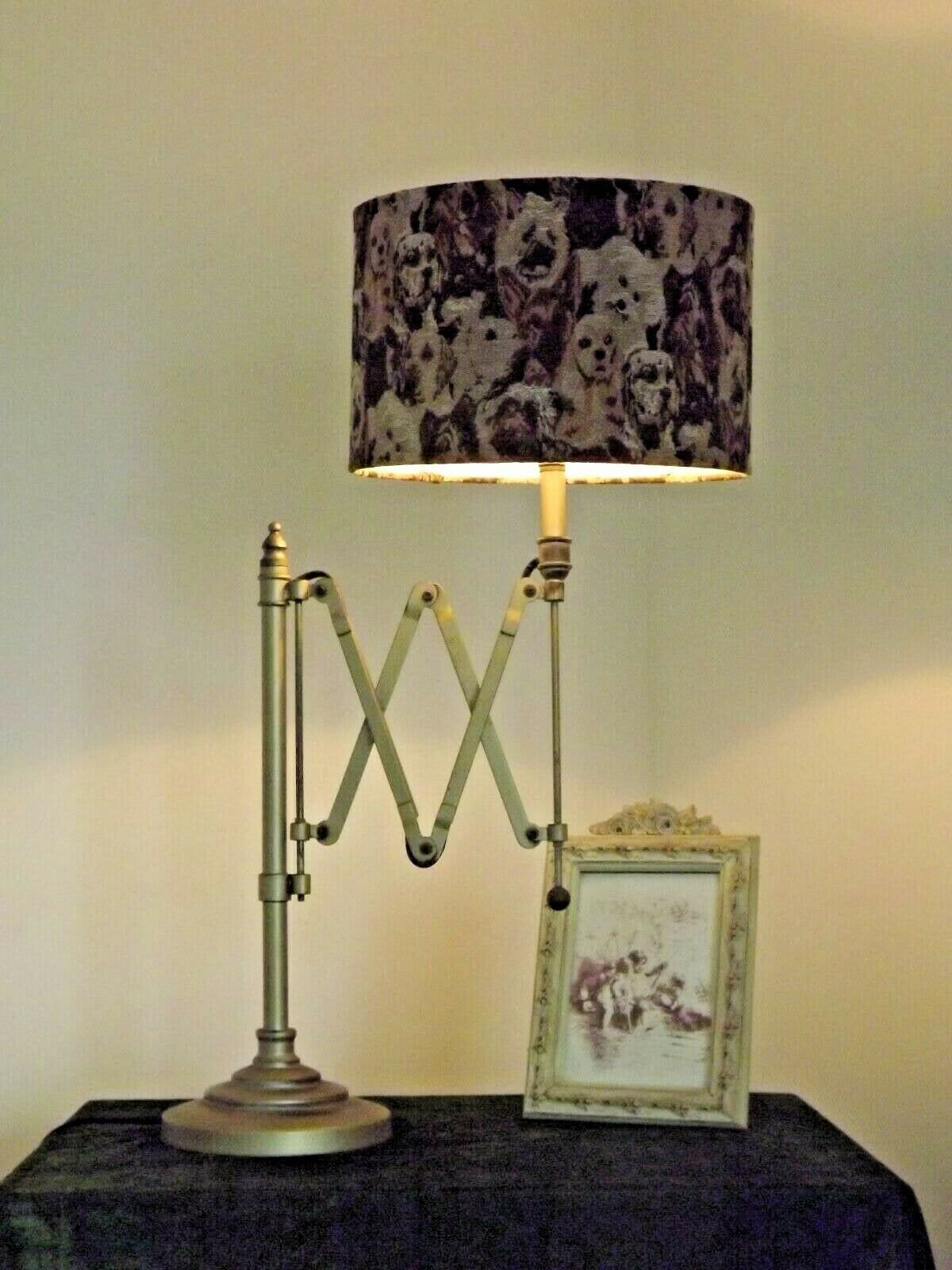 Français Lampe de Table Concertina Extensible Bronze Effet Métal avec Abat-Jour Pour Chien - Vintage