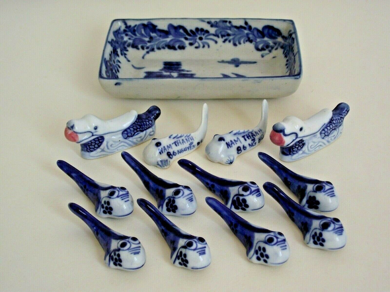 12 Blue & White Pottery Fish Shaped Chopstick Cutlery Stands & Tray - Couverts Vietnamiens. Vietnami