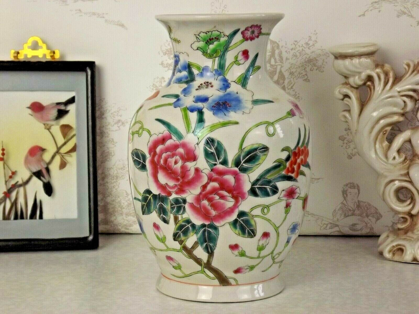 Beau Vase Floral Lumineux Chinois de Cru Décoratif Estampillé sur La Base - Décoré Floral. Couleurs 