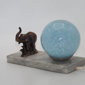 Lámpara de elefante TEDD Art Déco francesa vintage con base de mármol y pantalla azul Clichy