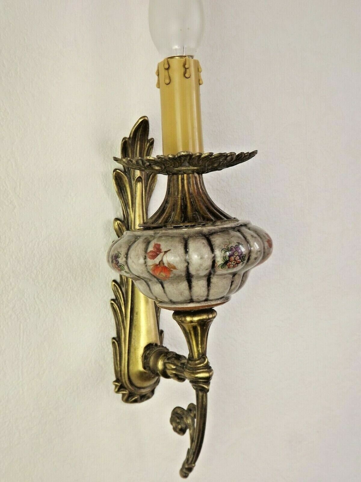 Décoration Florale et Feuille d'français en Bronze Porcelaine Vintage - Français Éclairage Vintage. 