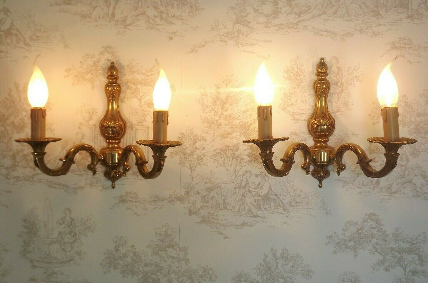 Paire d'appliques Murales Doubles en Laiton Moulé de Style Traditionnel Italien Vintage - Appliques 