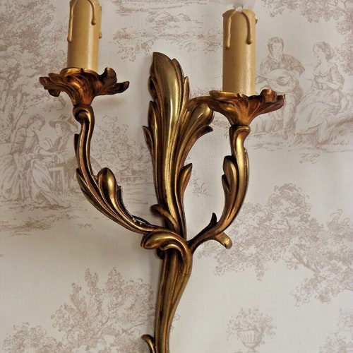 Pair French Vintage Bronze shops Double Light Stylized Acanthus Leaf Wall Sconces - French Vintage Lighting. Stylish Acanthus Leaf Wall Lights