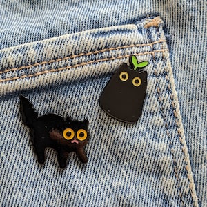 Black cat brooch - cute black cat pin - black cat pin - black cat pin - funny cat - cute kitten pin - cat enamel pin