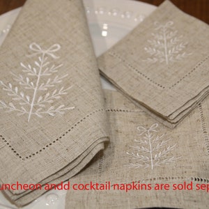 Embroidered Christmas Tree Napkins, botanical embroidery, embroidered napkin, gift set, old fashioned decor, reusable napkins